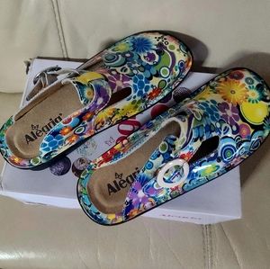 Alegria clog shoes
